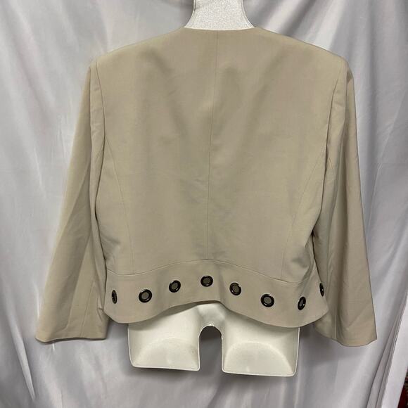Jones Studio Separates Jacket Blazer Size M Cream Large Grommets Lined Short EUC - Picture 2 of 8